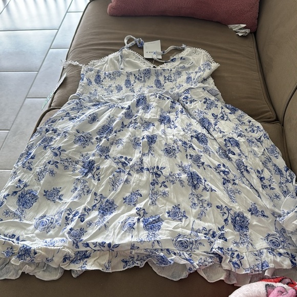 Floral Lace Trim Mini Dress in Blue and White - Picture 2 of 3